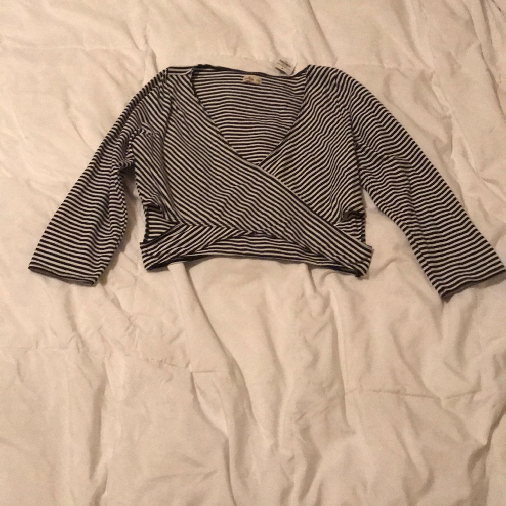 Hollister Crop Top - Picture 1 of 1